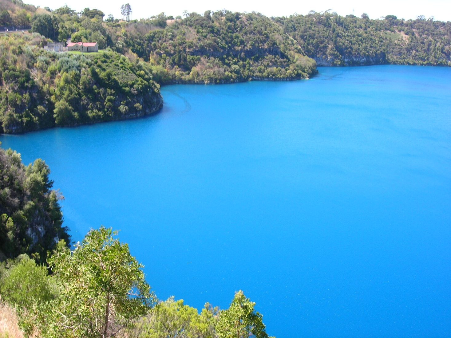 File:Blue Lake, Mount Gambier.jpg
