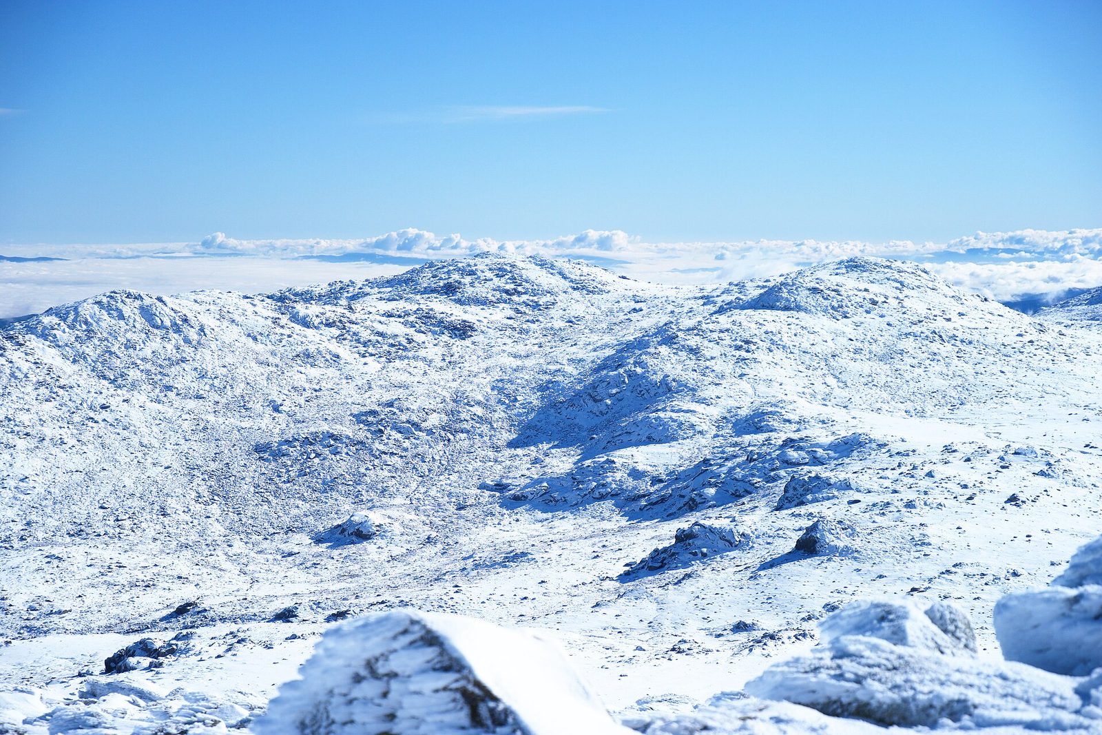 File:Morning views from the summit of Mount Kosciuszko, Kosciuszko National Park 21.jpg