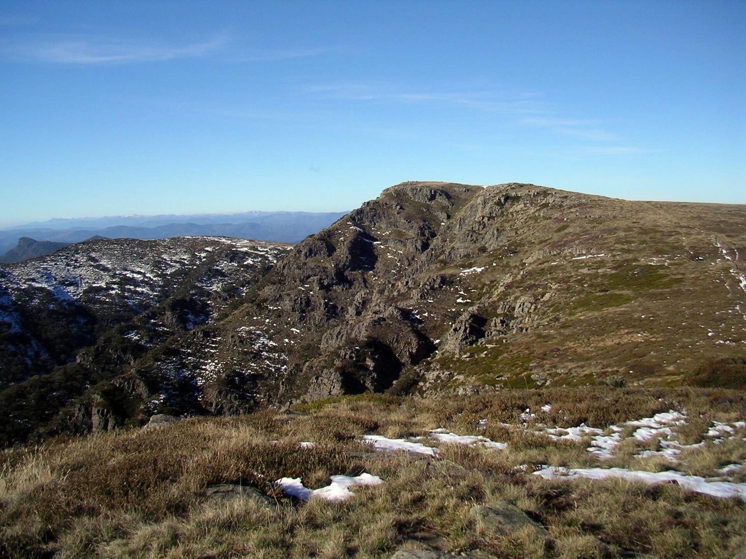 File:Mount-howitt-summit.jpg